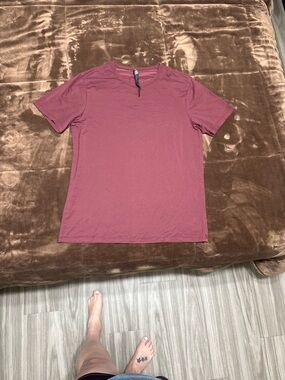 Men’s size small Lululemon  Short Sleeve Tee